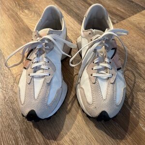 New Balance 327 Sneakers
